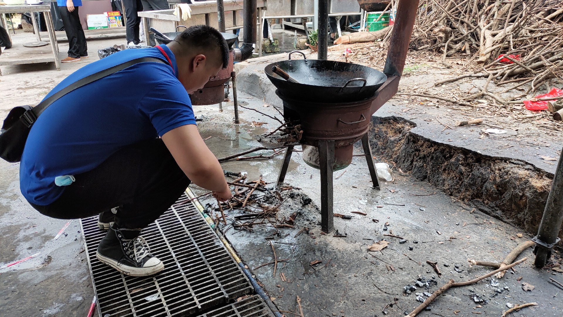 松湖騎行，穿樹(shù)飛花；農(nóng)家休閑，擁抱自然